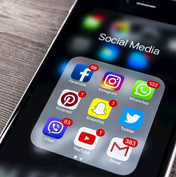 reseaux-sociaux-arnaques-placements-financiers